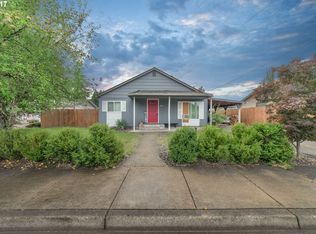 1833 Bryant Ave, Cottage Grove, OR 97424