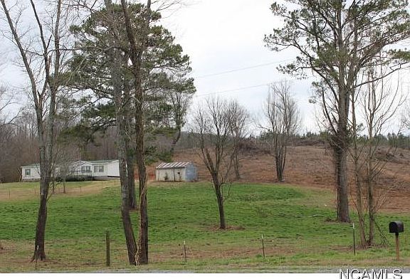 2nd image of 2475 Highway 55 E