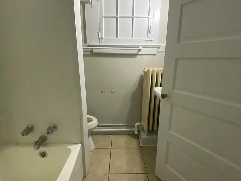 202 S 3rd St #11 — Photo 6