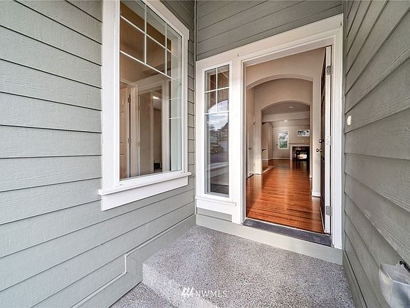 3rd image of 16417 82nd Ave E