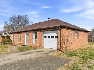 402 Hopkins Ln, Jeffersonville, IN 47130