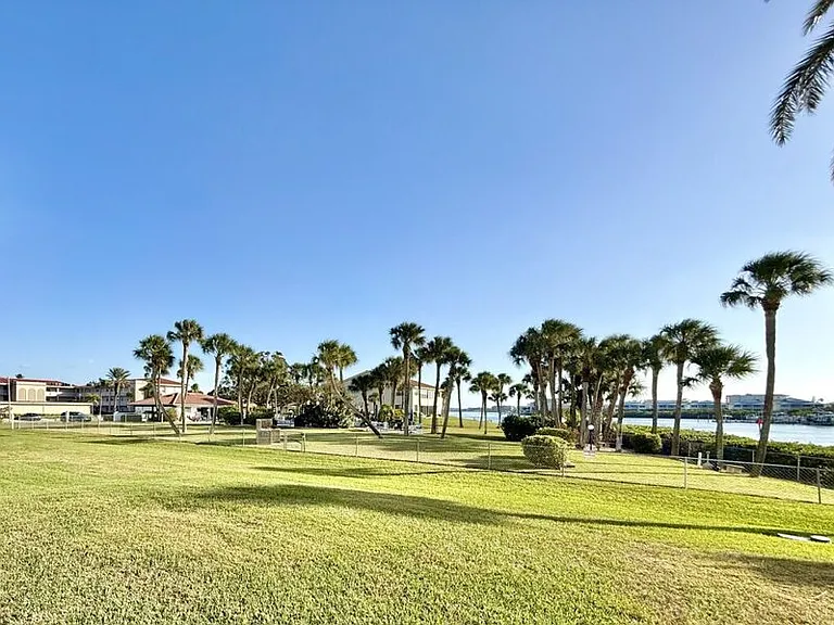10350 Imperial Point Dr W #10 — Photo 44