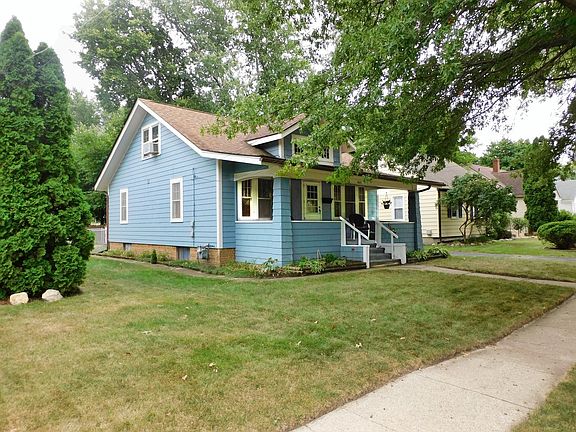 2nd image of 4651 Arlington St