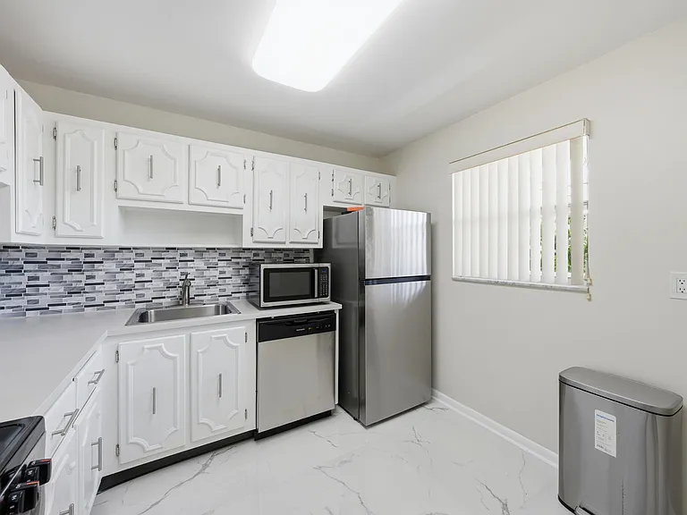 3000 Riverside Dr #201-1 — Photo 9