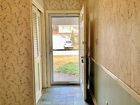 3rd image of 5418 Gardner Dr