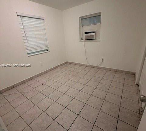 4th image of 2510 NE 181st St #1
