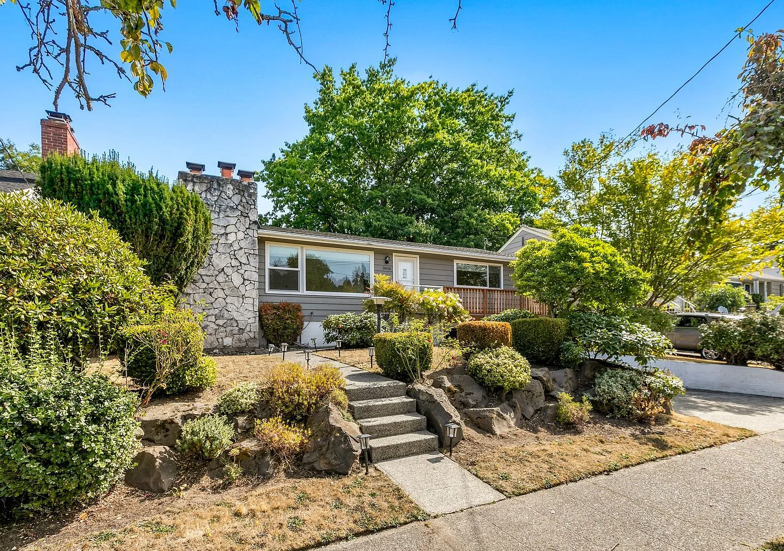 4Bd/2.5Ba Seattle Home — Photo 1