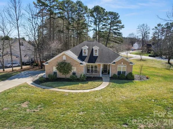 7526 Sedgebrook Dr E, Stanley, NC 28164