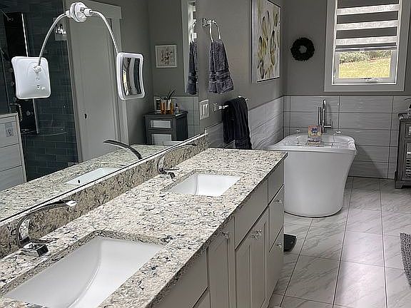 Master Bath
