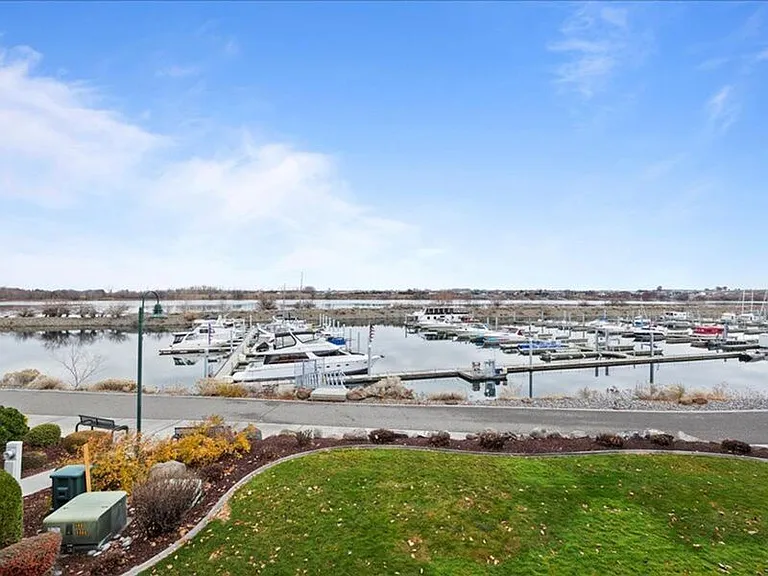 300 Col Point Dr #C-201 — Photo 25