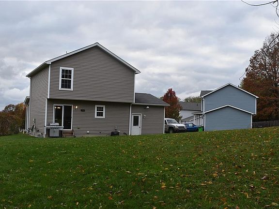3rd image of 772 Grove Ln