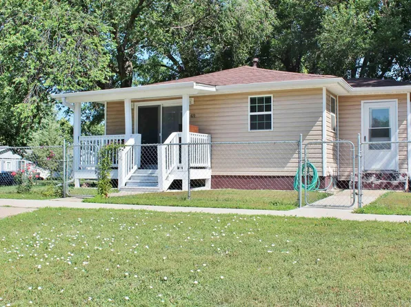 419 W 7th St, South Sioux City, NE 68776