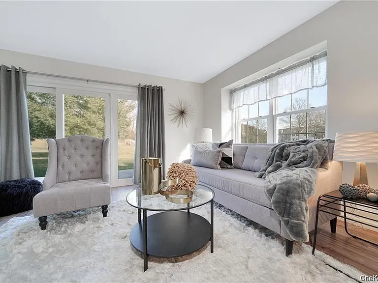 2 Goldsmith Ct — Photo 8