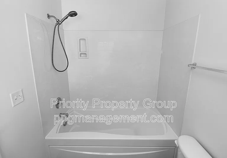 3204 Barons Court Rd — Photo 25