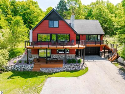 2104 Apple Hill Dr, Traverse City, MI, 49686