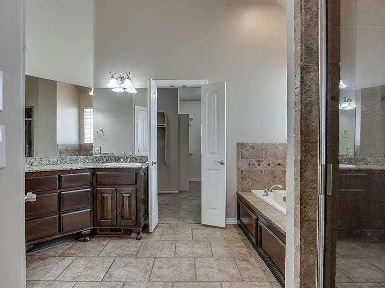 3341 Heritage Green Cir — Photo 53