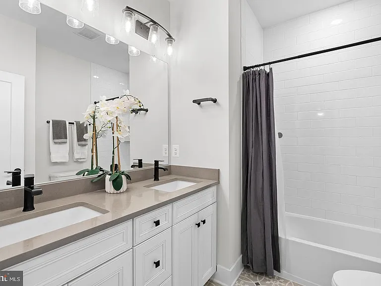4422 Fair Lakes Ct — Photo 37