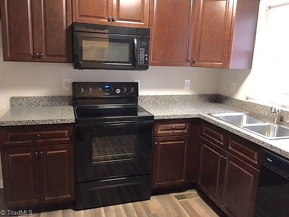 4th image of 11 Crite Ct