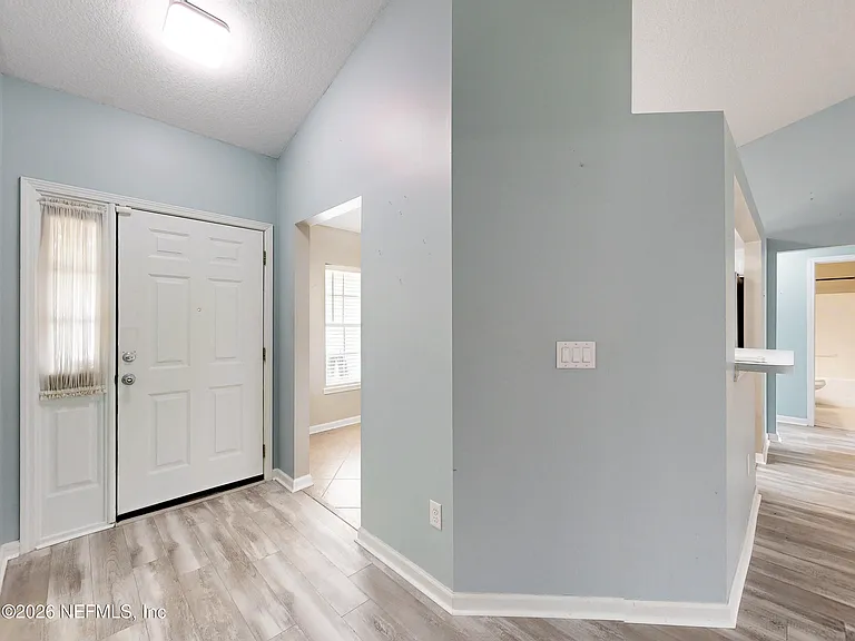 2084 Frogmore Dr — Photo 12