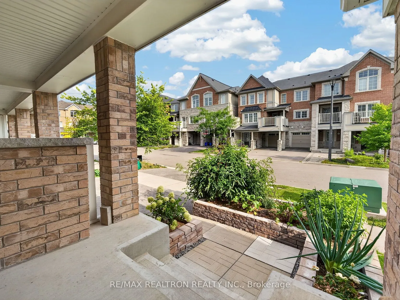 3 bed, $2,950 — Photo 3