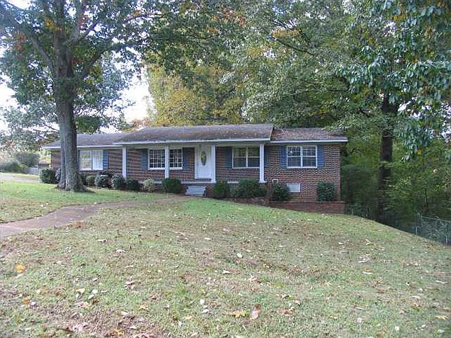 1st image of 418 W Lakeside Dr