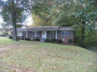 418 W Lakeside Dr, Florence, AL 35630