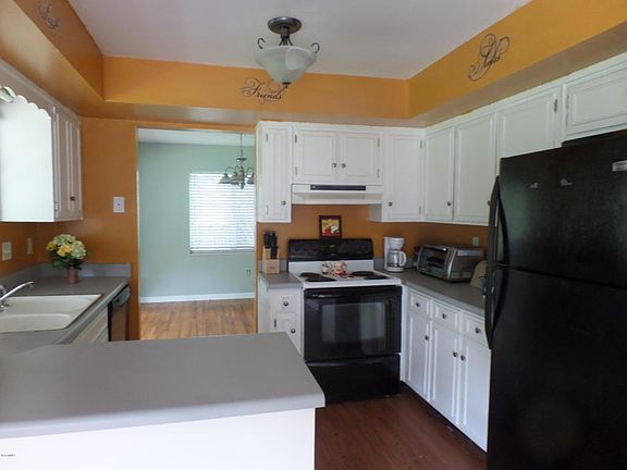 2nd image of 2605 Hillcrest Ave