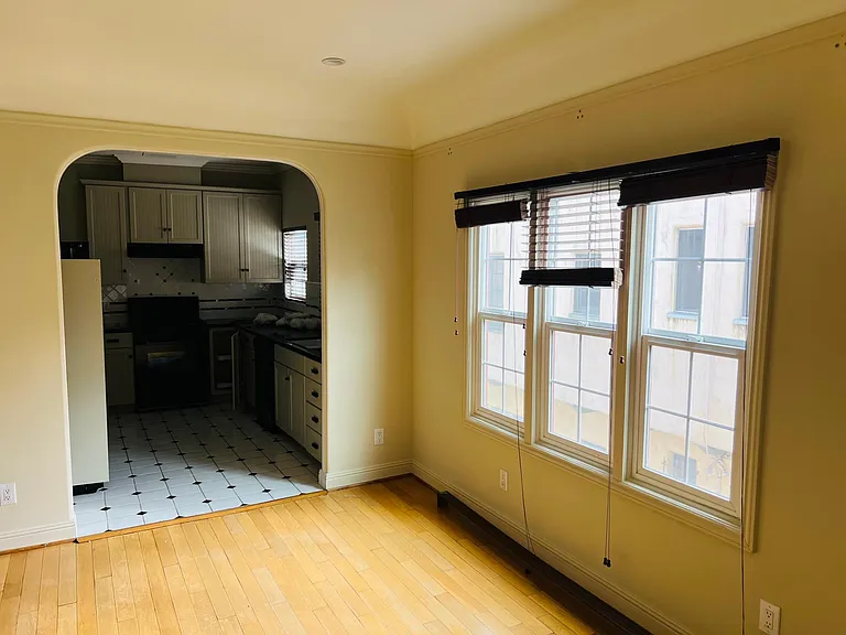 330 N Orange Grove Ave #1/2 — Photo 8