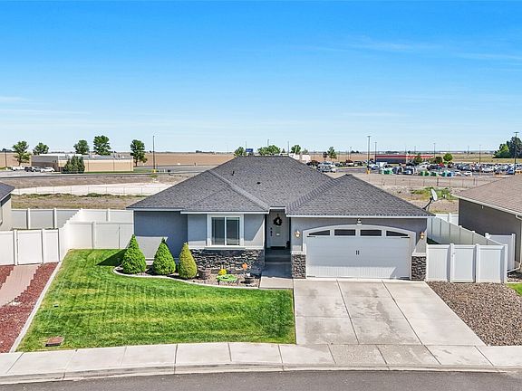 2nd image of 1645 E Madera Street