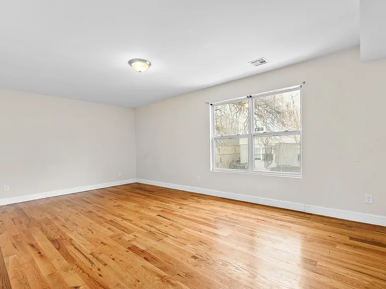 280 S 20th St #2 — Photo 14