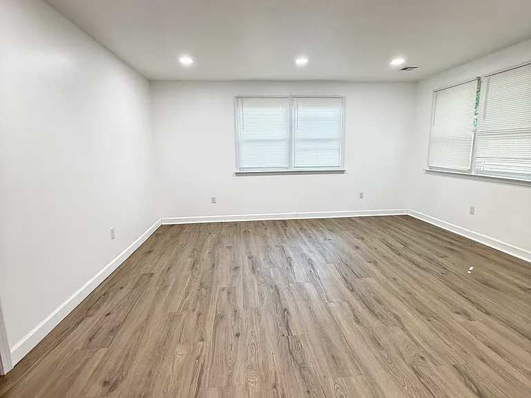 111 Buckhorn Lake Ct — Photo 10