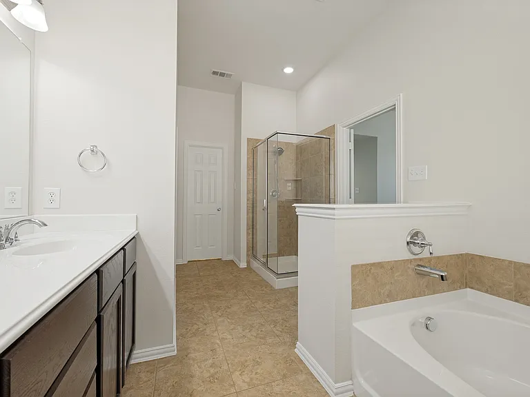 5112 Datewood Ln — Photo 13