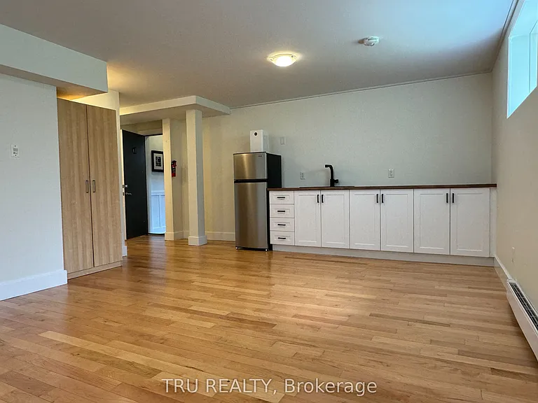 550 Guy St #C — Photo 4