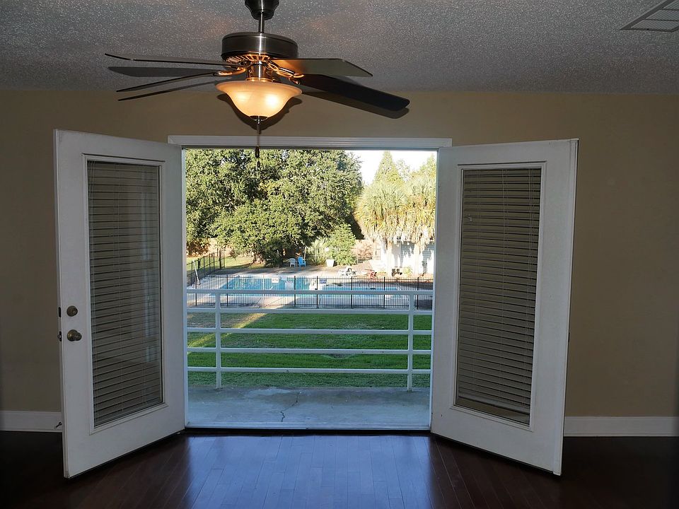 1st image of 9201 Palmetto St APT 206