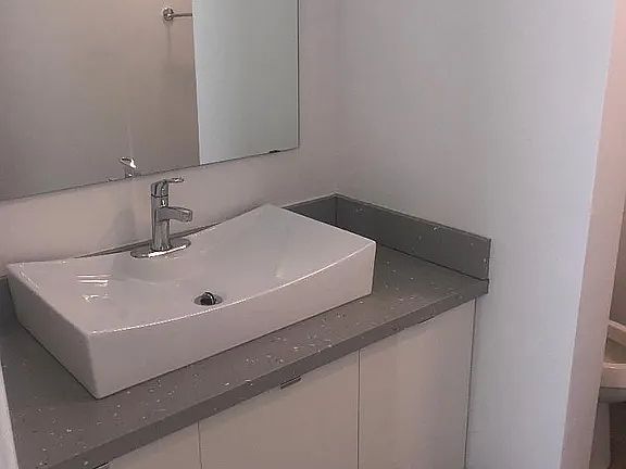 5th image of 2830 NE 30th Pl APT 9
