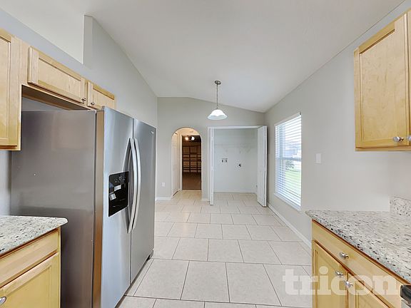 5th image of 10845 Laxton St