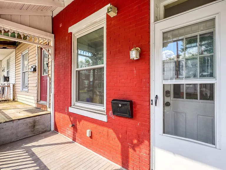 515 Seneca St — Photo 24