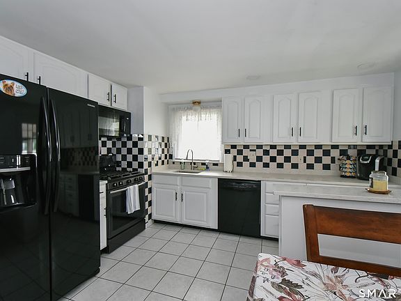 4th image of 65 Crystal Street