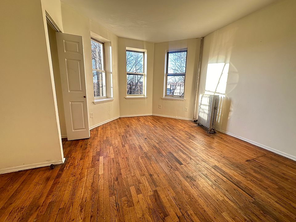 1st image of 133 Yonkers Ave APT 3