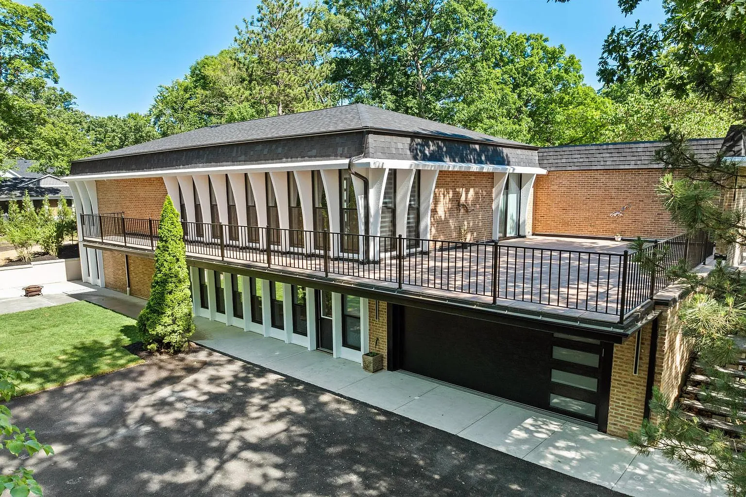 24 Londonderry Ln photo 1