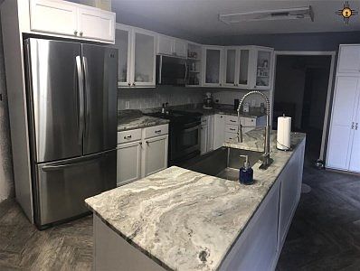 2nd image of 806 W Centre Ave