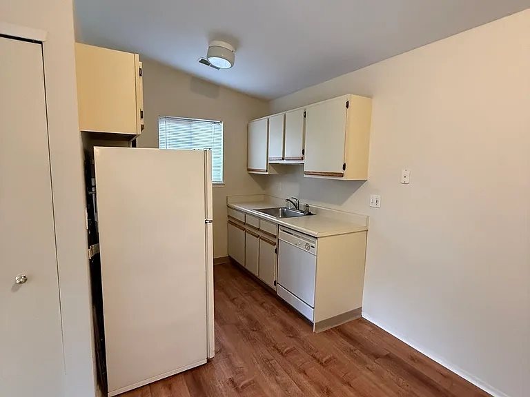 1257 Oxford Manor Ct #1 — Photo 2