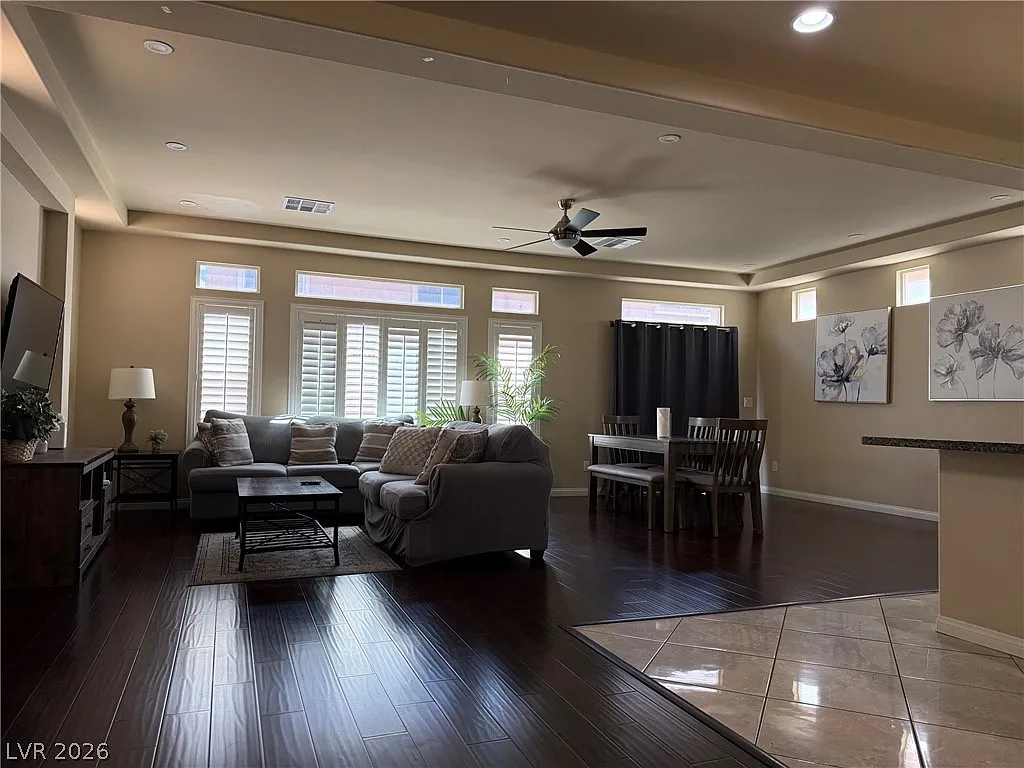 4 bed, 2.5 bath, 2277 sqft, $2,225 — Photo 4