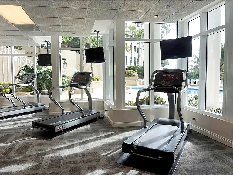 801 Brickell Key Blvd #L01 — Photo 6