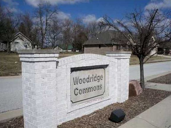 3rd image of 248 N Woodridge Dr