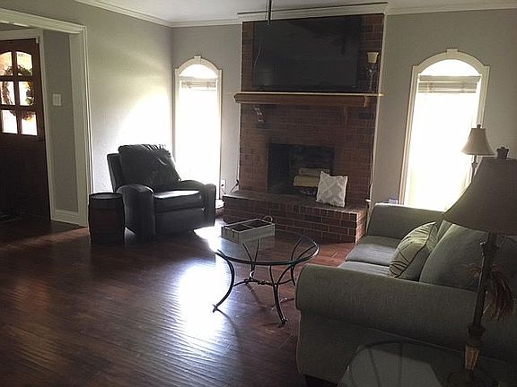 2nd image of 106 Windsor Dr