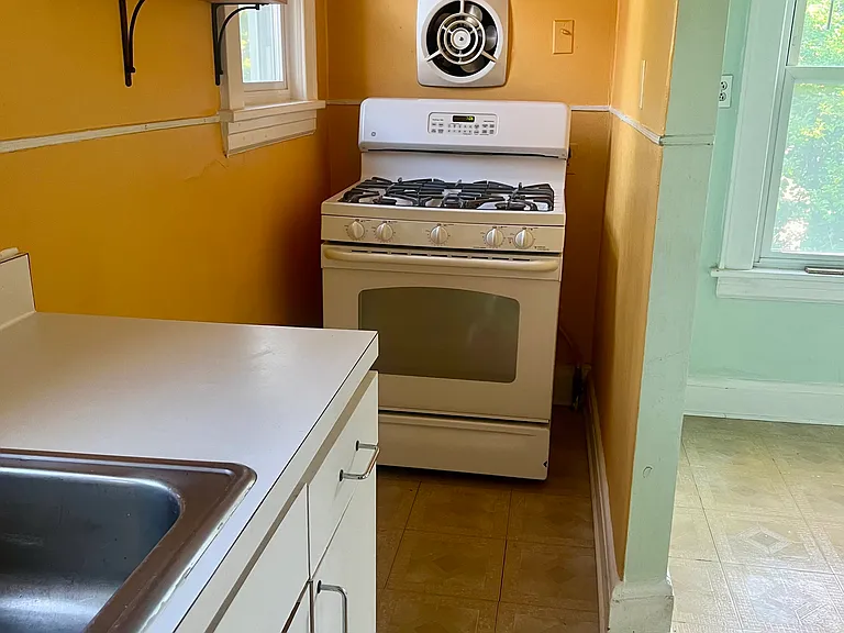 225 3rd Ave #2 — Photo 7