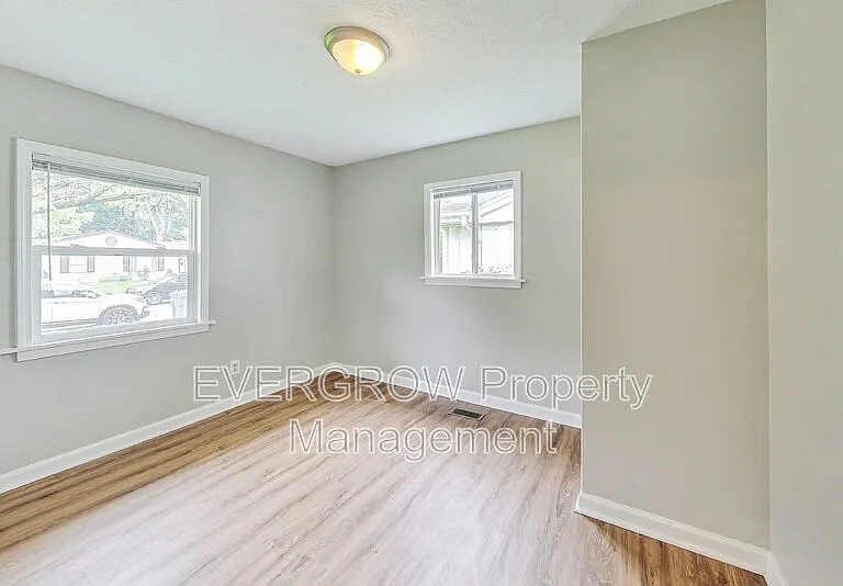 3962 Strathmore Dr — Photo 19