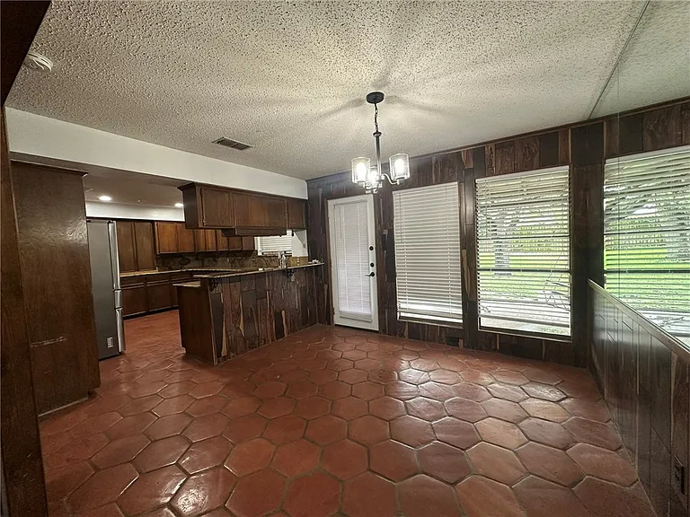 3141 Vicksburg St — Photo 6