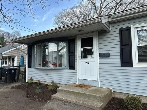 26 Raymond St, Coventry, RI 02816